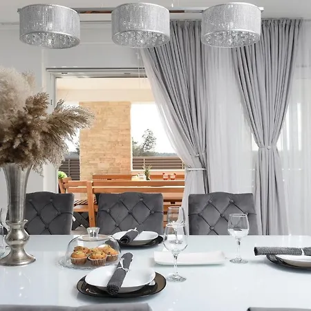 Luxury Astria *